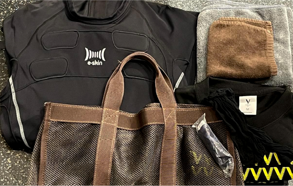 トレーニングウェアやプロテイン、タオルなど一式